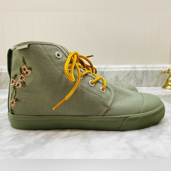 NWT BANGS Green Canvas Sneakers with Yellow Laces Size 8.5 - Picture 12 of 16